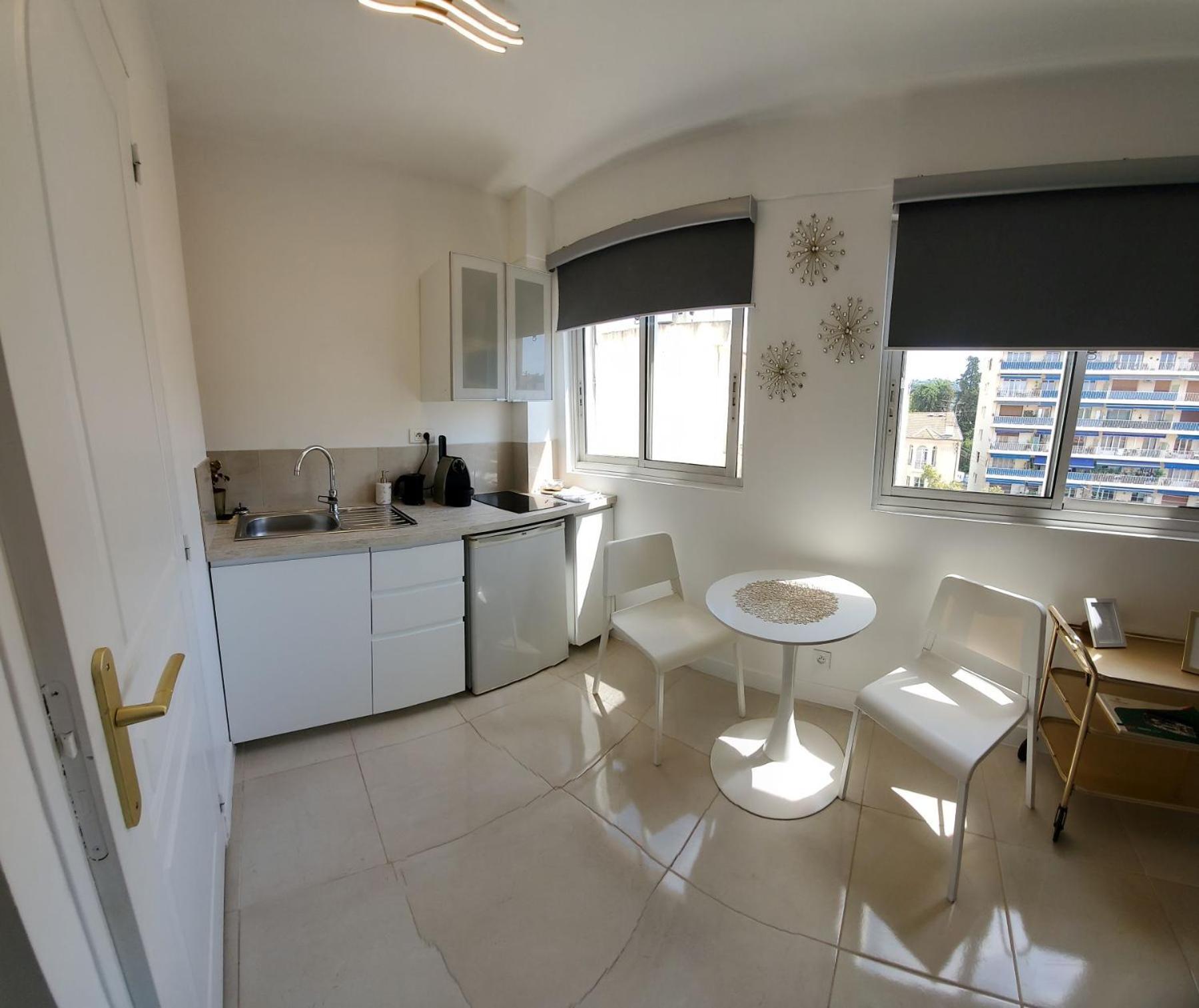 Cannes Carnot 2 Luaran gambar